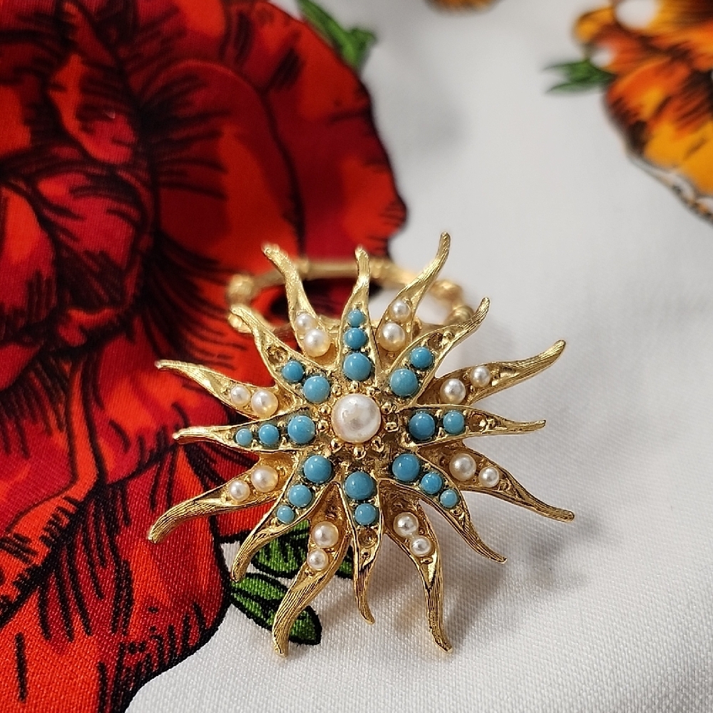 Retro Bamboo Style Starburst Scarf Holder Faux Pearl Turquoise